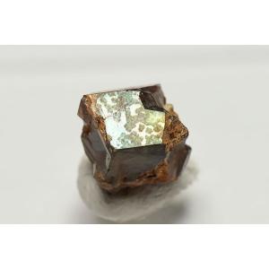 奈良県天川村産　レインボーガーネット単結晶