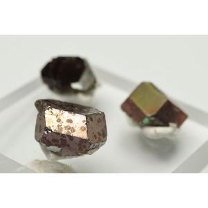 奈良県天川村産　レインボーガーネット単結晶 3個セット