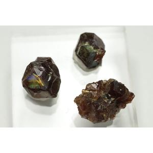 奈良県天川村産　レインボーガーネット単結晶 3個セット