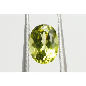 博物館クラス！パラサイティックペリドット　オーバルカット　0.842ct　隕石由来のペリドットルース