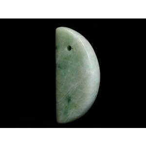 糸魚川ヒスイ勾玉　三日月