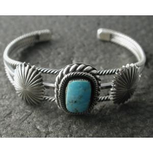シルバー ナバホ族 バングル　Wilson Begay Wilson Begay ウィルソンビゲイ インディアンジュエリー ナバホ