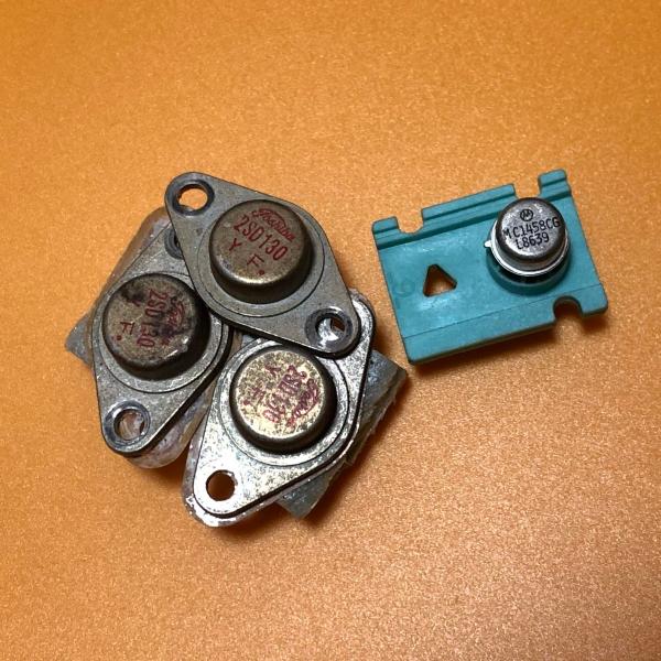 トランジスタ 2SD130 東芝製 オペアンプ MC1458CG motorola ジャンク 電子部...