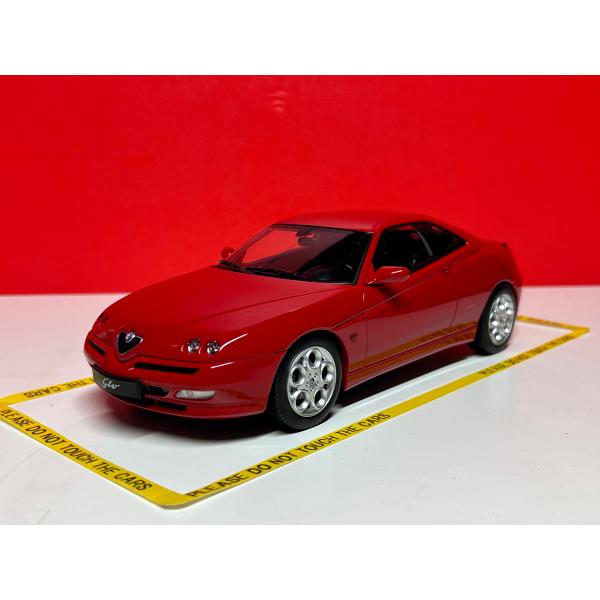 norev 1/18　Alfa Romeo GTV 1999　レッド　アルファロメオ　ノレブ　ミニカ...