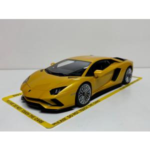 セール品　AUTOart 1/18 Lamborghini AVENTADOR S　イエロー　ランボルギーニ　アヴェンタドール