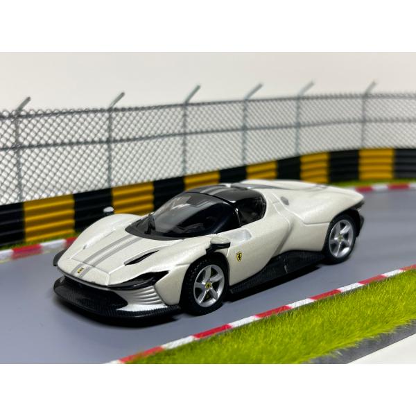 Burago signature 1/43 Ferrari Dyatona SP3 マットホワイト　...