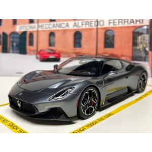 MAXIMA 1/18 アルファロメオ ジュリア TZ2 クーペ ピニン