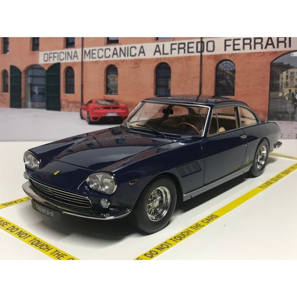 KK scale 1/18 Ferrari 330 GT 2+2 1964 ブルーメタリック　ダイキ...