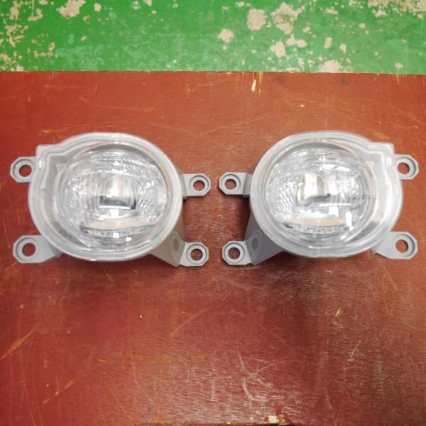 [送料無料] 新車外し！左右セット☆トヨタ 純正 LED フォグランプ 12-611 12V4W 1...