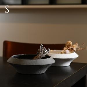 Clay（クレイ） フラワーベース 円筒 黒 花器 ブラック 玄関 居間 和室