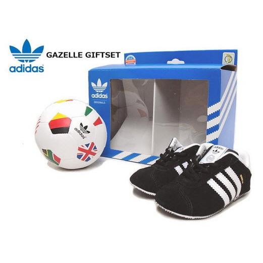 Adidas アディダス　Gazelle　ガジラ　キッズ　World　Cup　Gift　プレゼント　