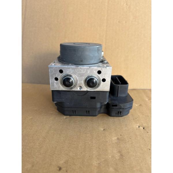 ダイハツ ムーヴ カスタム RS 後期 (LA100S) 純正 ABSアクチュエーター 44510-...