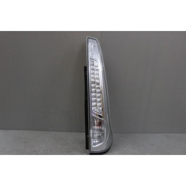 スズキ ランディ 2.0X (HC26 C26 LXDE-Q3) 純正 右 テールランプ 220-2...