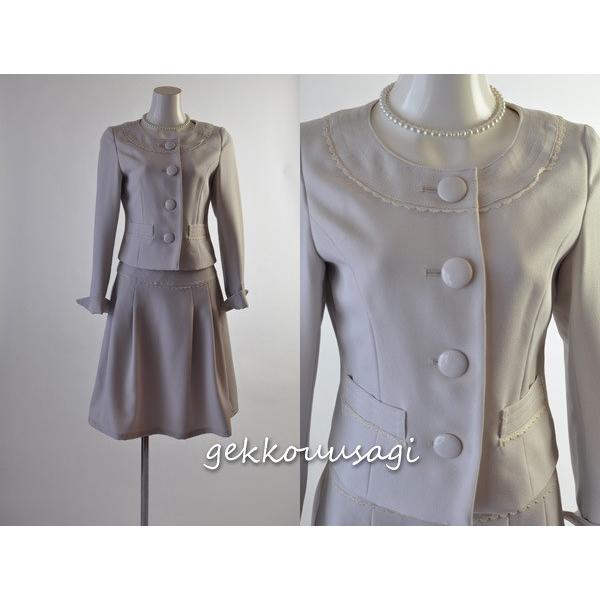 レディーススーツ ベージュ 20代 30代 40代 50代 4つボタンノーカラージャケット ベージュ...
