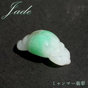 糸魚川翡翠 ペンダントトップ 勾玉 新潟県 小滝入コン沢産【一点もの