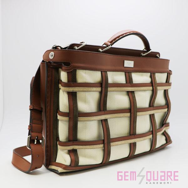 【値下げ交渉可】FENDI フェンディ ピーカブー アイコニックエッセンシャル バッグ 中古 アイボ...