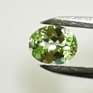 ミントガーネット（グロッシュラーガーネット）0.42ct　ルース　ソーティングメモ付き｜gemichinose