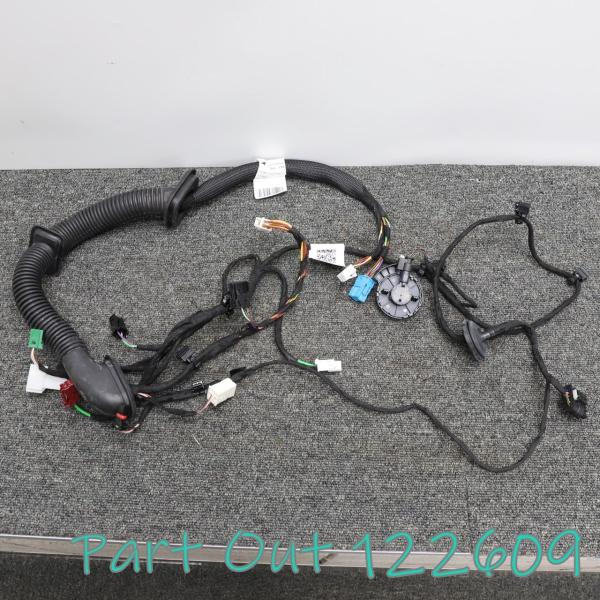 [M-20]ベンツ W177 A200d 右フロントドアハーネス A1775405320 A1775...