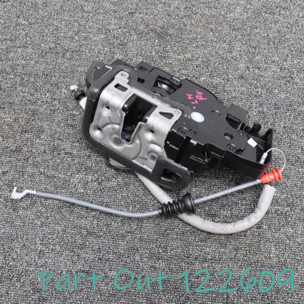 [M-20]ベンツ W177 A200d 左リアドアロック A0997302701 AMG ライン ...