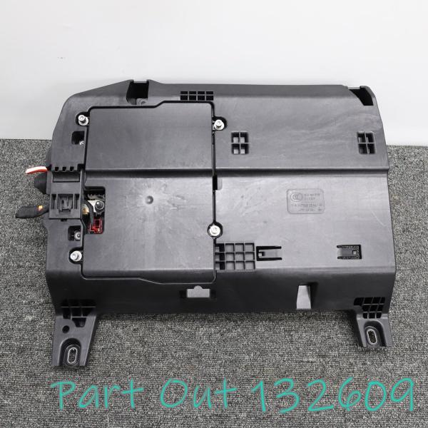 [M-20]ベンツ W177 A200d ヒューズボックス 助手席足元 A1779061102 A2...