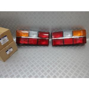 689Tun.2000-2006 US トヨタ タンドラ テールランプ 左右set 純正OEM
