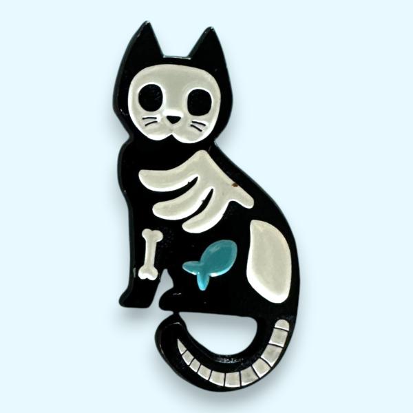 猫のスケルトン ほね  ピンバッジ パロディ ピンズ ポスト投函