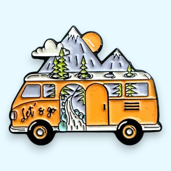 LET'S GO アウトドア キャンプカー ピン ピンバッジ バッジ 山 旅行 ポスト投函