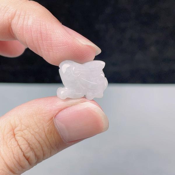 PROME ミャンマー工場直販 天然Ａ貨 若草翡翠 ヒスイ 硬玉 ジェダイド 【ウサギ】  NO.F...