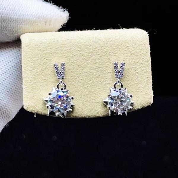 PROME 天然石・特別仕様品・限定品・高品質・モアサナイト・白銅製・ピアス ・ P10067