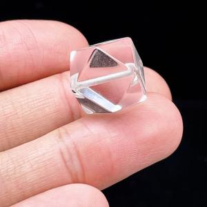 パイライト パイライト付き水晶クラスター 黄鉄鉱 原石 鉄鉱石 金属