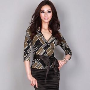 モダン柄　カシュクールブラウス（ウエストリボン付)