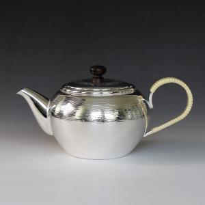 茶器・茶道具 銀瓶 丸型 湯沸 銀仕上、秀峰堂作、化粧箱入 新品