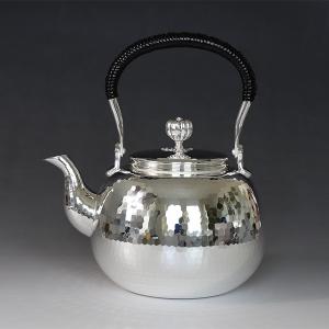 日本製 一守堂 日本製・証明書付き 純銀・湯沸し 1100cc 鎚起模様 茶器