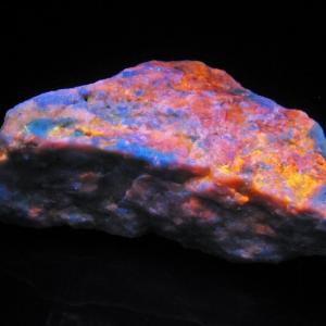 シトリンクォーツクラスター✨ハート型✨台座付き✨ シトリン クラスター シトリンクォーツ 原石 台座付属 一点物 182-8458
