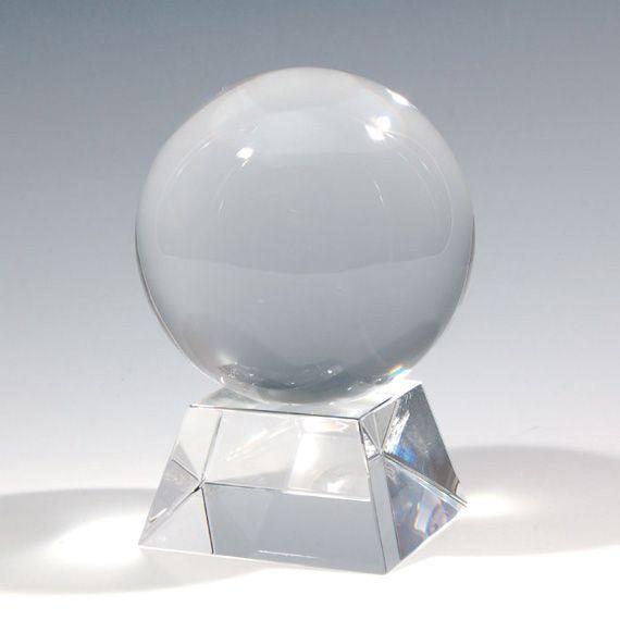 クリスタルボール 80mm クリスタル台座付き 撮影 無色透明 人工水晶玉 水晶球 ガラス玉 インテ...