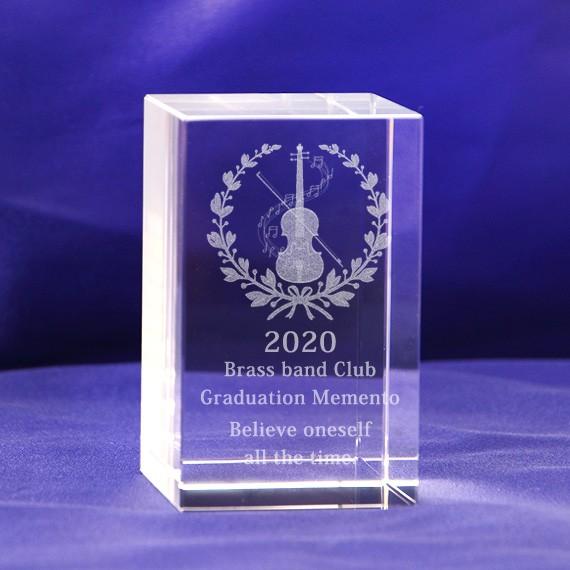 吹奏楽 楽器 バンド 卒業 記念品 メッセージ刻印 3Ｄバイオリン クリスタル ペーパーウェイト ガ...