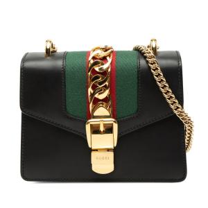 PRADA（プラダ） 三角ロゴプレート 斜め掛け ショルダーバッグ