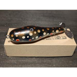 イソノファクトリー グッドラックチャーム #1-1385 カラー：茶 : GIZMO