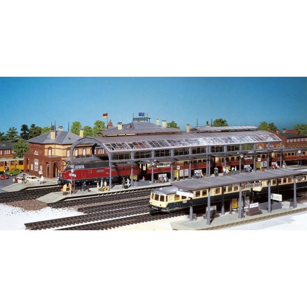 ファーラー(Faller) HO 列車庫 120180