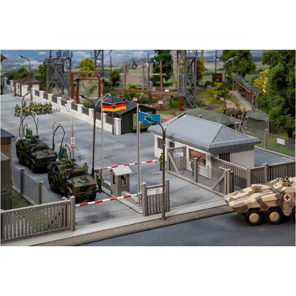 ファーラー(Faller) HO Sentry building with barrier 1441...