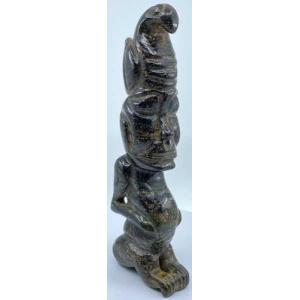 古代中国　紅山文化　玉人像　紀元前4700年〜2900年　i119484