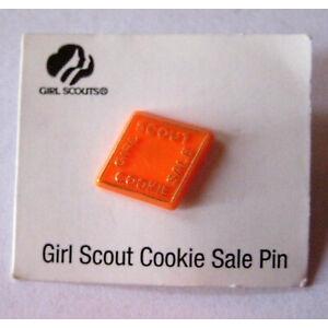 ピンバッジ Girl Scout 2001 COOKIE SALE PIN - ORANGE Pla...