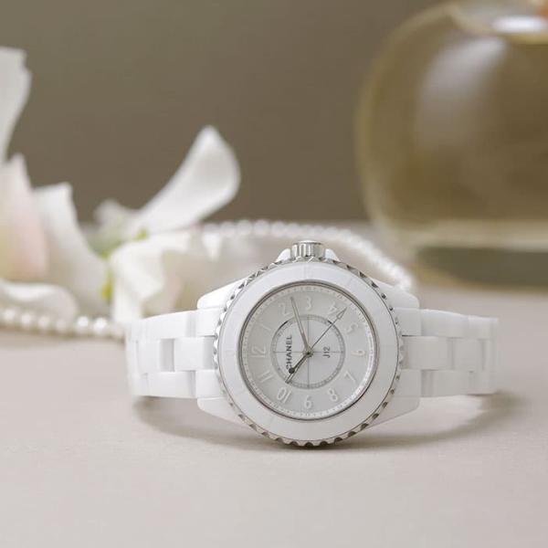 シャネル J12 ファントム H6345 ホワイトセラミック 33mm CHANEL 新品レディース...