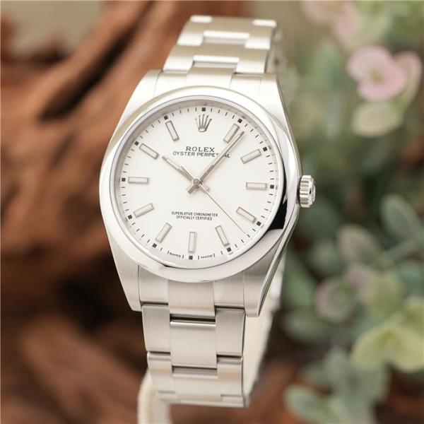 ロレックス オイスターパーペチュアル 39mm 114300 ホワイト 保証書2018年 ランダムシ...