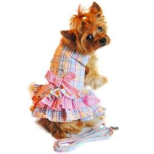 犬服ピンク・シアサッカー地フリル・ハーネスドレス＝リード付き