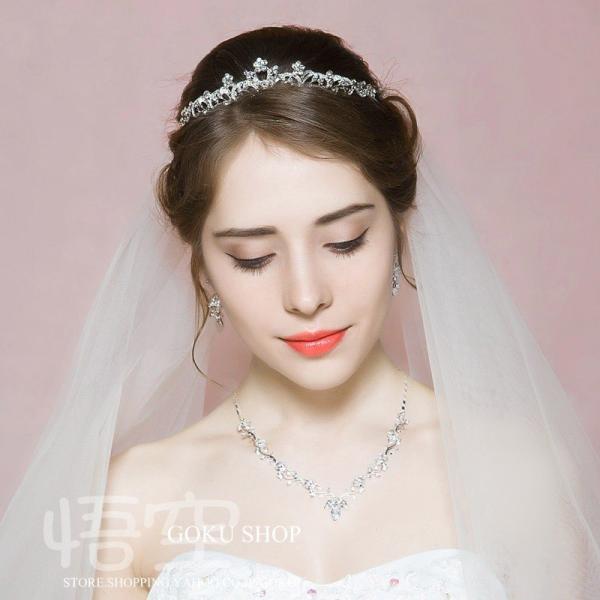 花嫁 ヘッドドレス ティアラ 結婚式 安い 髪飾り 花 カチューシャ ネックレス ブライダル イヤリ...