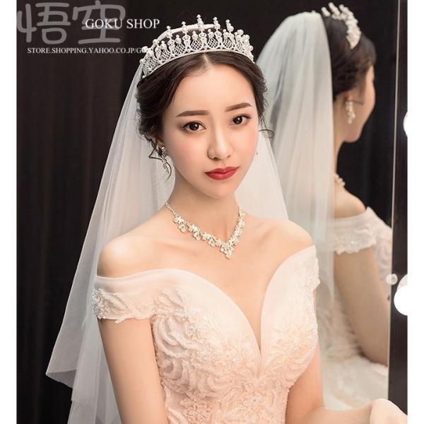 花嫁 ヘッドドレス ティアラ 結婚式 安い 髪飾り 王冠 バロック ネックレス ブライダル イヤリン...