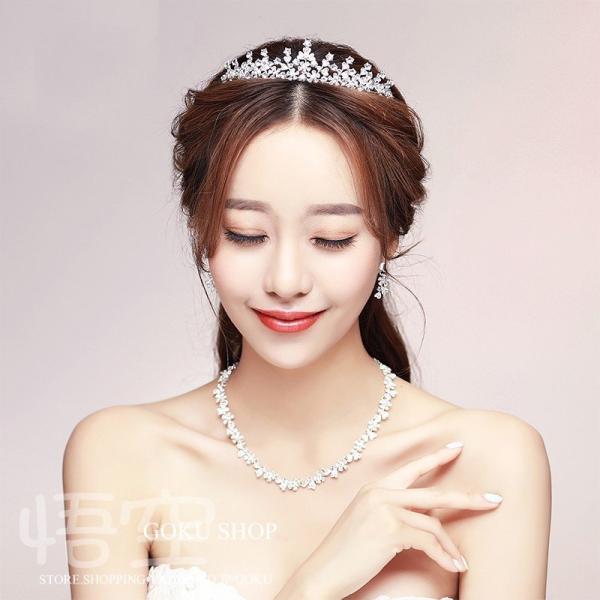 花嫁 ヘッドドレス ティアラ 結婚式 安い 髪飾り クラウン 王冠 花 ネックレス ブライダル イヤ...