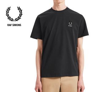 RAF SIMONS×FRED PERRY ロゴチャーム付きtシャツL