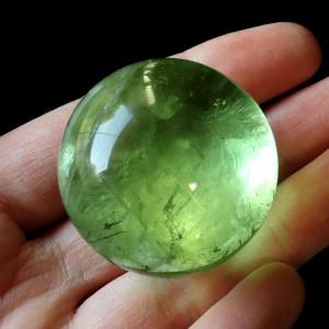 グリーン フローライト AAAAA 丸玉 直径 約41mm 透き通る透明感 スフィア 台座 蛍石 天然石 1点もの パワーストーン Fluorite 爆買 クリスマス